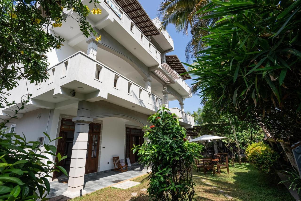 Plantation Surf Inn & Restaurant - Midigama East Zewnętrze zdjęcie